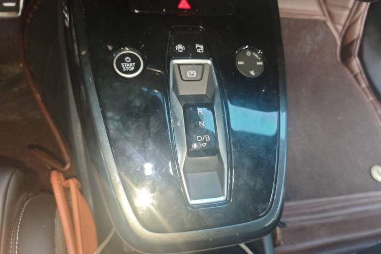 Used Audi Q4 e-tron 2023 40 e-tron Boundary Edition Gear Lever