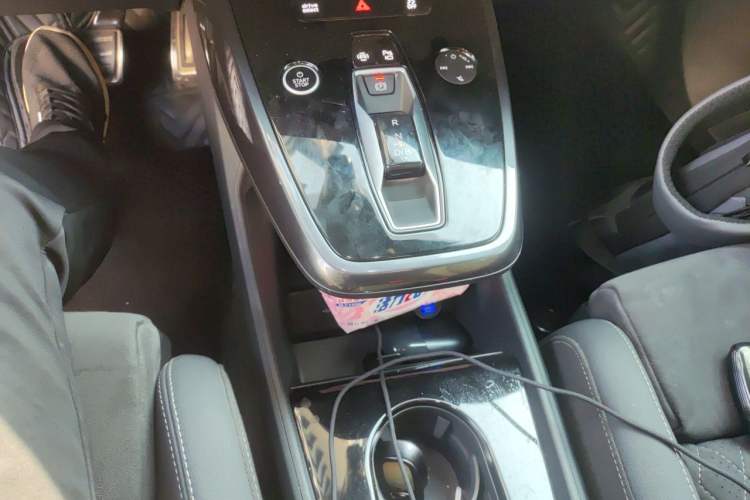 Used Audi Q4 e-tron 2023 50 e-tron quattro Creation Edition Gear Lever