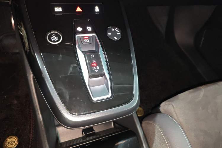 Used Audi Q4 e-tron 2023 40 e-tron Boundary Edition Gear Lever