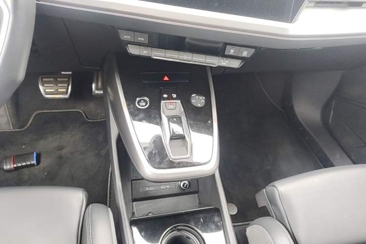 Used Audi Q4 e-tron 2023 40 e-tron Adventure Edition Gear Lever