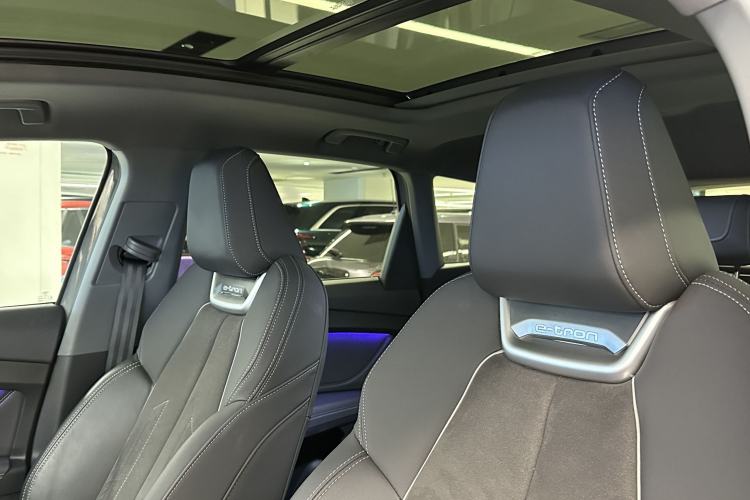 Used Audi Q4 e-tron 2023 50 e-tron quattro Visionary Edition Interior 11