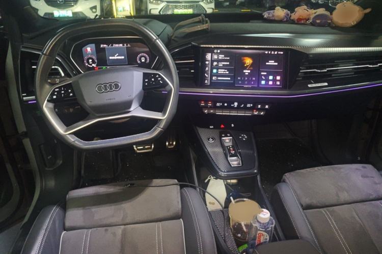 Used Audi Q4 e-tron 2023 40 e-tron Creation Edition Midnight Interior 2