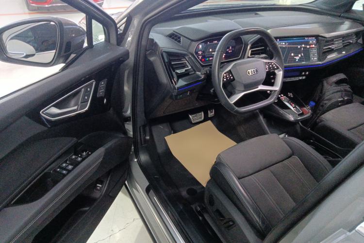 Used Audi Q4 e-tron 2023 40 e-tron Boundary Edition Interior 3
