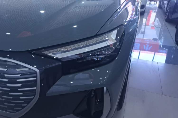 Used Audi Q4 e-tron 2023 40 e-tron Boundary Edition Left Front Headlight