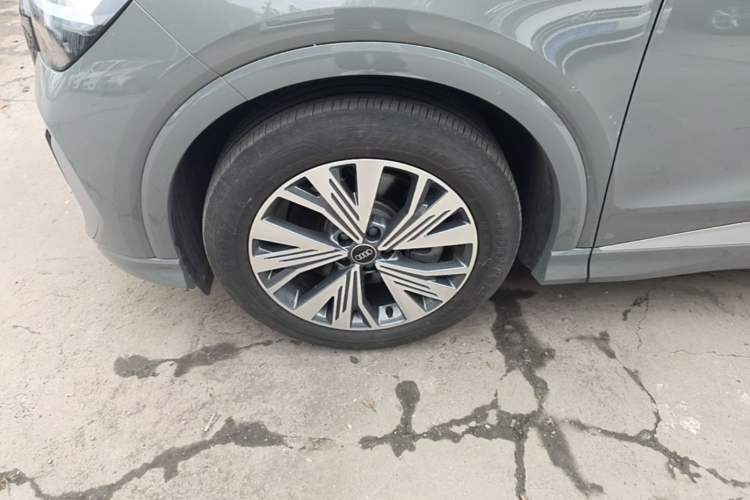 Used Audi Q4 e-tron 2023 40 e-tron Adventure Edition Left Front Wheel Hub