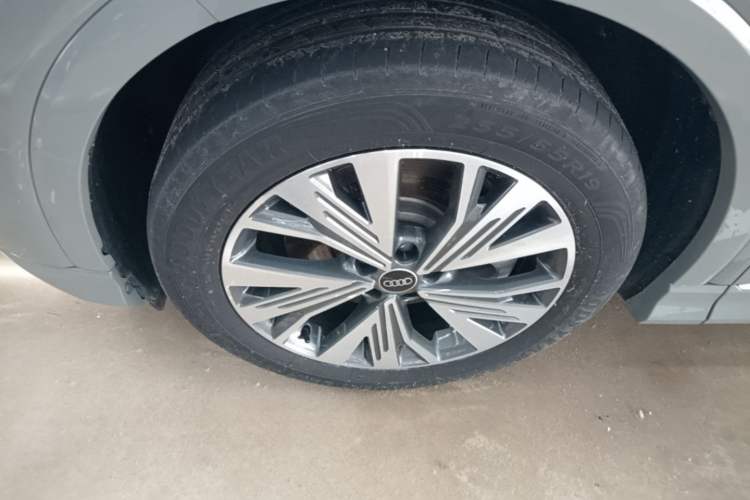 Used Audi Q4 e-tron 2023 40 e-tron Adventure Edition Left Front Wheel Hub