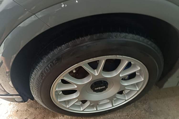 Used Audi Q4 e-tron 2023 40 e-tron Adventure Edition Left Front Wheel Hub