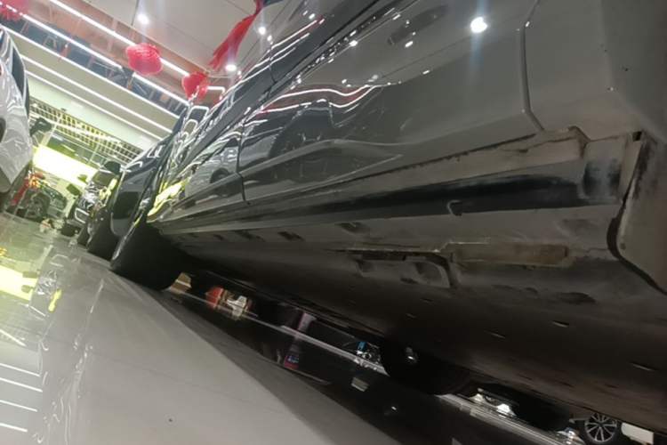 Used Audi Q4 e-tron 2023 40 e-tron Creation Edition Midnight Left Side Sill