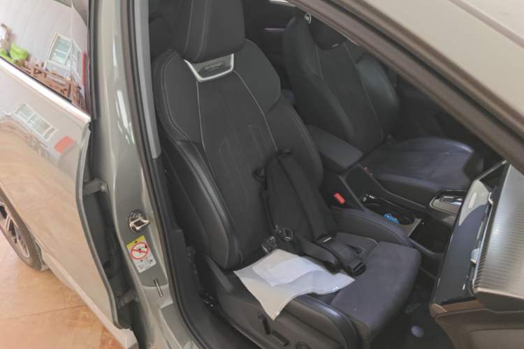 Used Audi Q4 e-tron 2023 40 e-tron Boundary Edition Right Front Seat