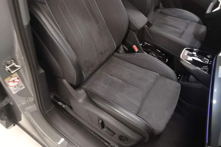 Used Audi Q4 e-tron 2023 50 e-tron quattro Visionary Edition Right Front Seat