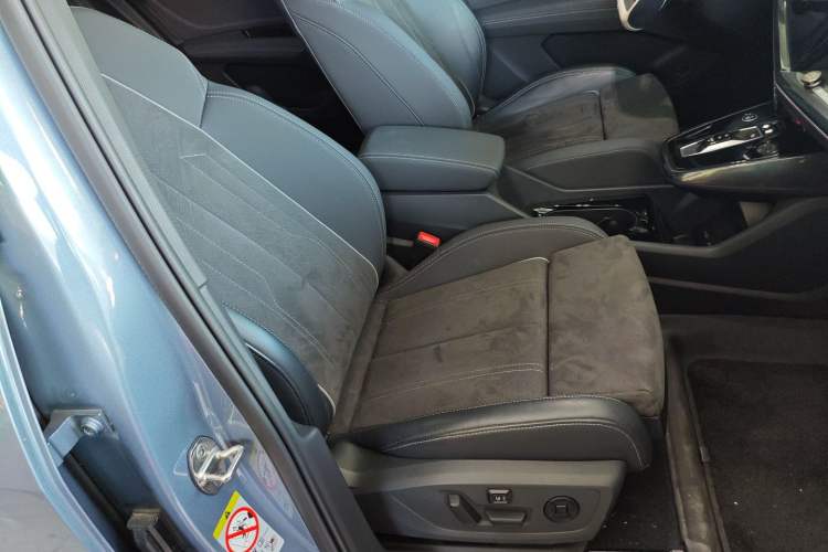 Used Audi Q4 e-tron 2023 40 e-tron Boundary Edition Right Front Seat