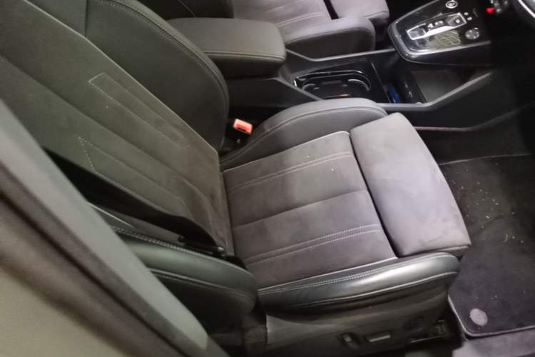 Used Audi Q4 e-tron 2023 40 e-tron Boundary Edition Right Front Seat