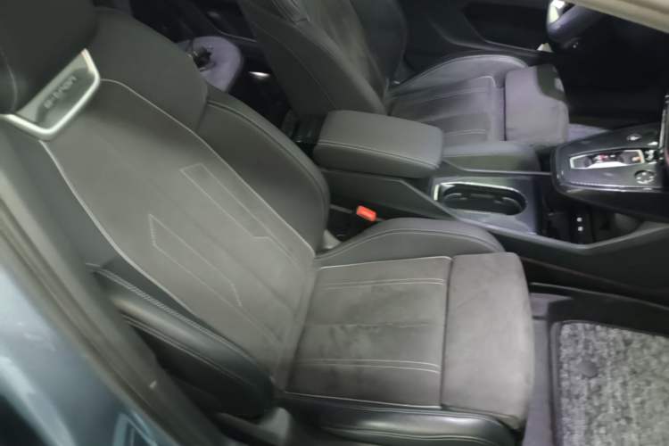 Used Audi Q4 e-tron 2023 40 e-tron Creation Edition Midnight Right Front Seat