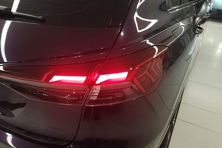 Used Audi Q4 e-tron 2023 50 e-tron quattro Visionary Edition Right Rear Taillight
