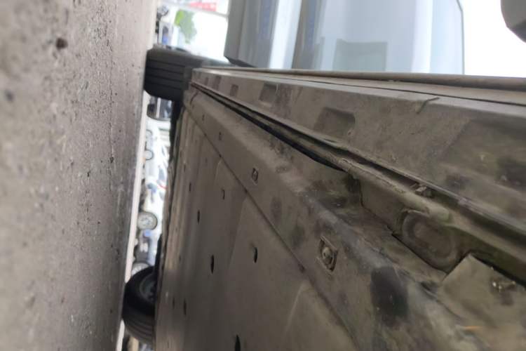 Used Audi Q4 e-tron 2023 40 e-tron Adventure Edition Right Side Sill
