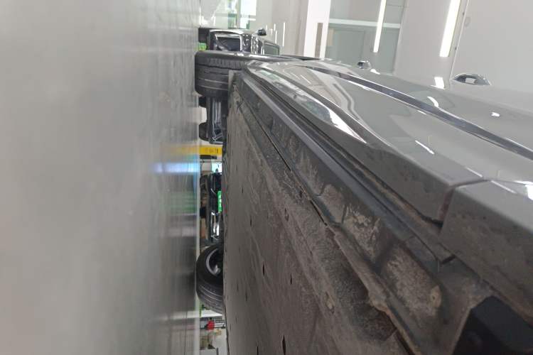 Used Audi Q4 e-tron 2023 40 e-tron Creation Edition Midnight Right Side Sill