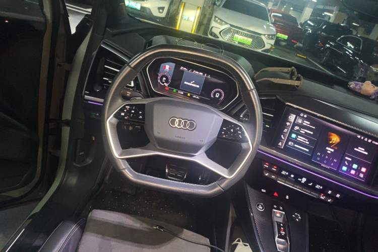Used Audi Q4 e-tron 2023 40 e-tron Creation Edition Midnight Steering Wheel