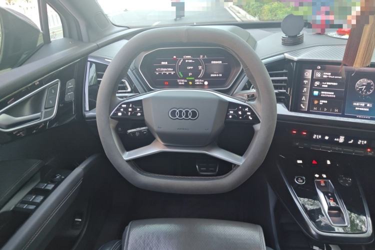 Used Audi Q4 e-tron 2023 40 e-tron Boundary Edition Steering Wheel