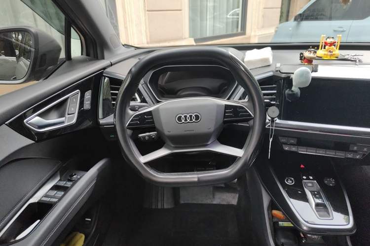 Used Audi Q4 e-tron 2023 40 e-tron Boundary Edition Steering Wheel
