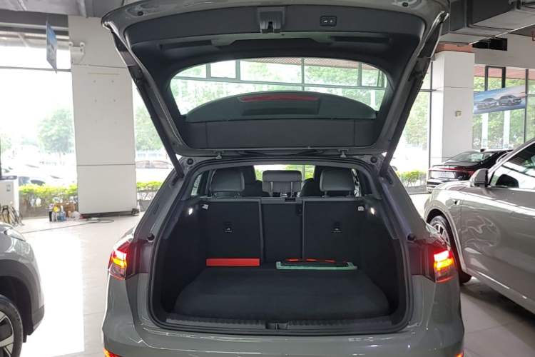 Used Audi Q4 e-tron 2023 40 e-tron Boundary Edition Trunk