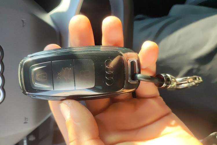 Used Audi Q4 e-tron 2023 50 e-tron quattro Creation Edition Vehicle Key