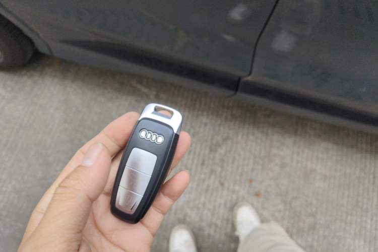 Used Audi Q4 e-tron 2023 40 e-tron Creation Edition Midnight Vehicle Key