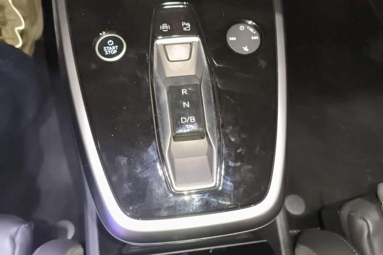 Used Audi Q4 e-tron 2023 40 e-tron Adventure Edition Gear Lever