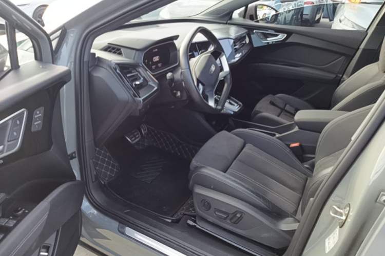 Used Audi Q4 e-tron 2023 40 e-tron Boundary Edition Driver Seat