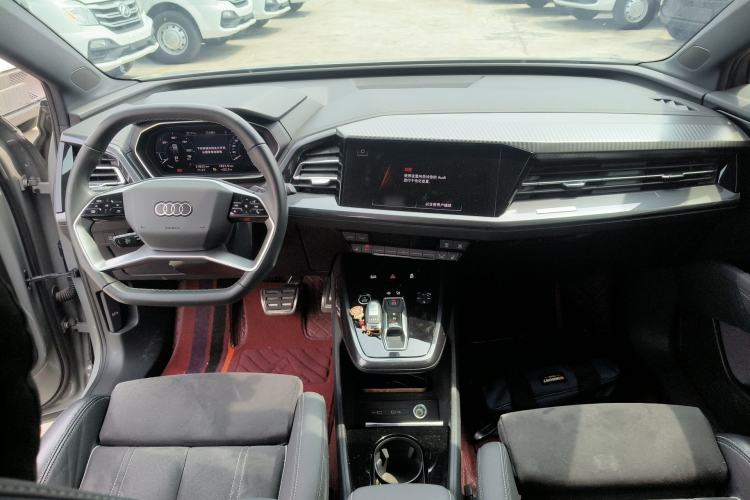 Used Audi Q4 e-tron 2023 40 e-tron Creation Edition Midnight Center Console