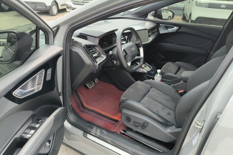 Used Audi Q4 e-tron 2023 40 e-tron Creation Edition Midnight Driver Seat