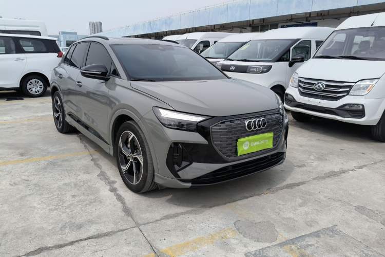 Used Audi Q4 e-tron 2023 40 e-tron Creation Edition Midnight Front Right 45 Deg