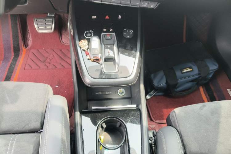 Used Audi Q4 e-tron 2023 40 e-tron Creation Edition Midnight Gear Lever