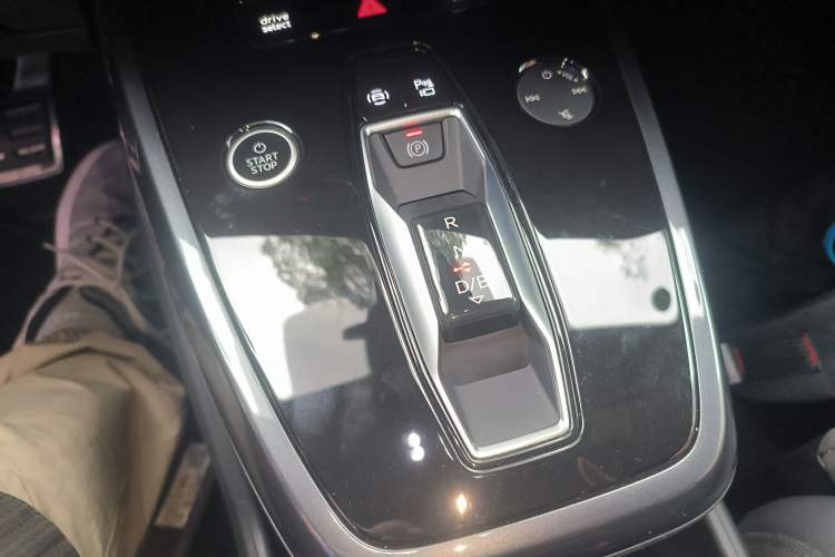 Used Audi Q4 e-tron 2023 40 e-tron Creation Edition Midnight Gear Lever