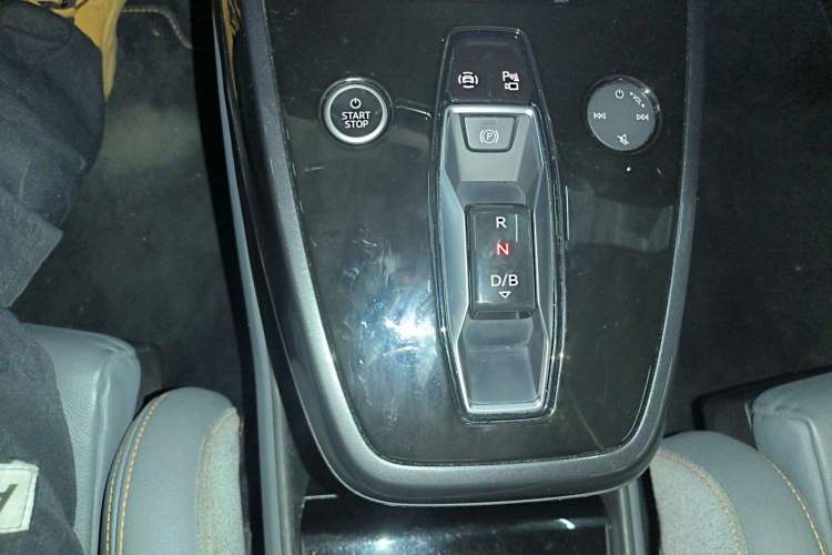 Used Audi Q4 e-tron 2023 40 e-tron Boundary Edition Gear Lever
