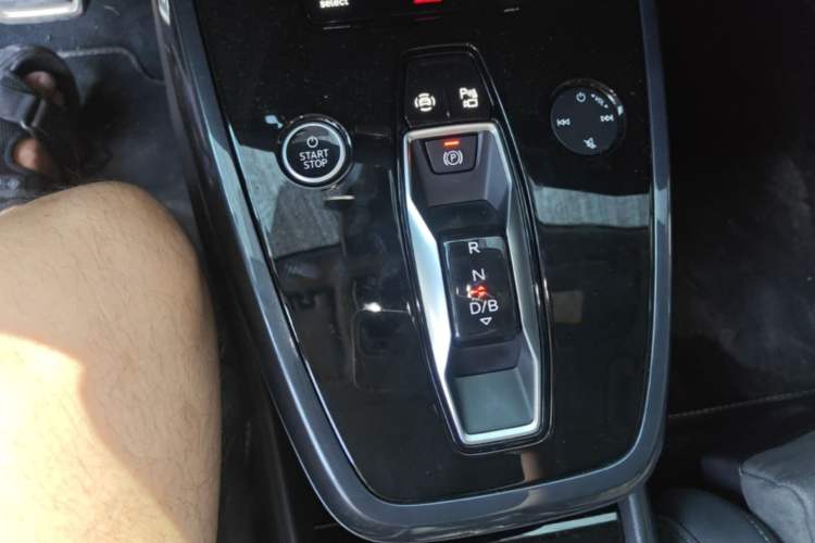 Used Audi Q4 e-tron 2023 50 e-tron quattro Visionary Edition Gear Lever