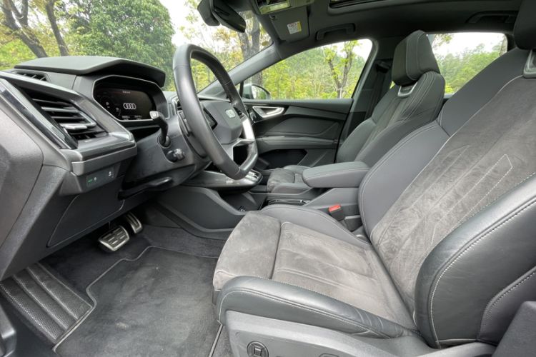 Used Audi Q4 e-tron 2023 40 e-tron Creation Edition Midnight Interior 2