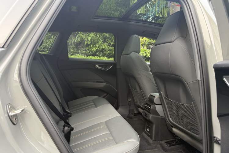Used Audi Q4 e-tron 2023 40 e-tron Boundary Edition Interior 9