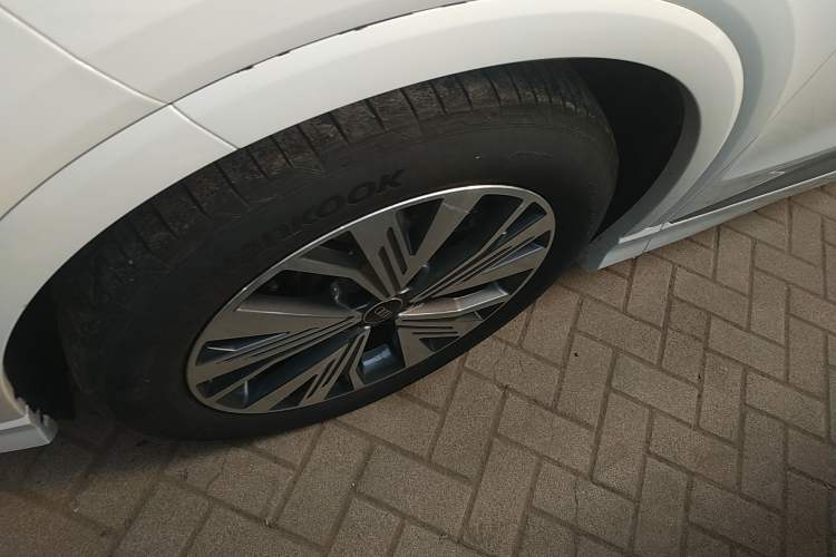 Used Audi Q4 e-tron 2023 40 e-tron Adventure Edition Left Front Wheel Hub