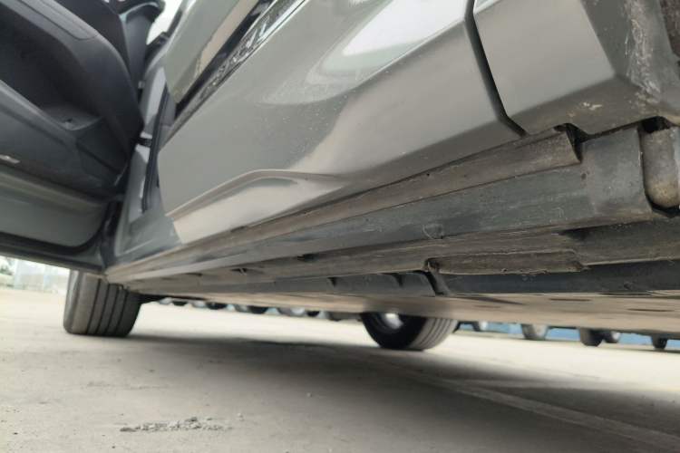 Used Audi Q4 e-tron 2023 40 e-tron Creation Edition Midnight Left Side Sill