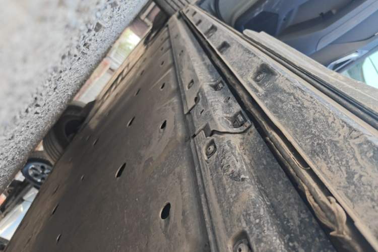 Used Audi Q4 e-tron 2023 50 e-tron quattro Visionary Edition Left Side Sill