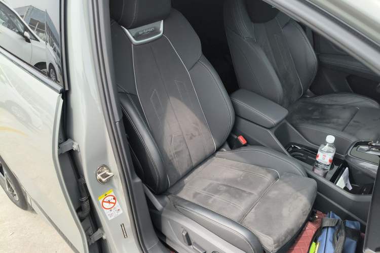 Used Audi Q4 e-tron 2023 40 e-tron Creation Edition Midnight Right Front Seat