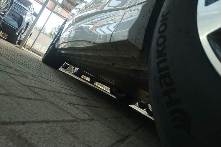 Used Audi Q4 e-tron 2023 40 e-tron Adventure Edition Right Side Sill