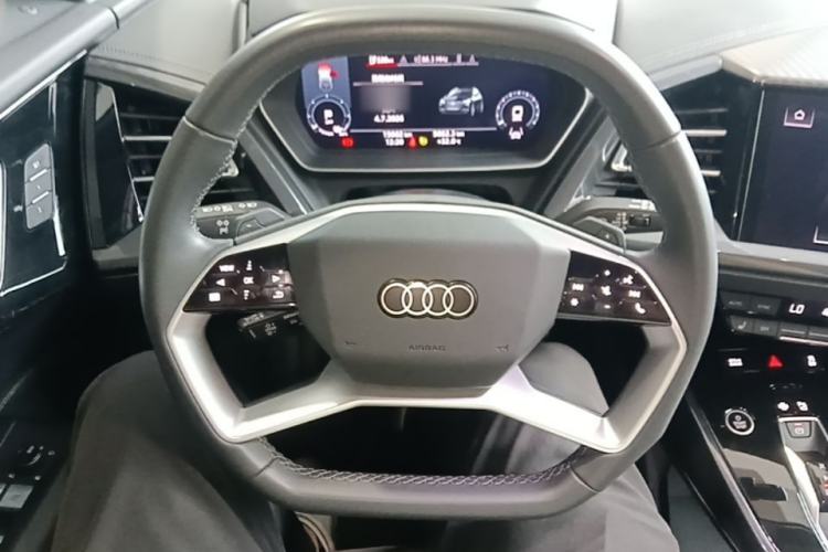 Used Audi Q4 e-tron 2023 40 e-tron Boundary Edition Steering Wheel