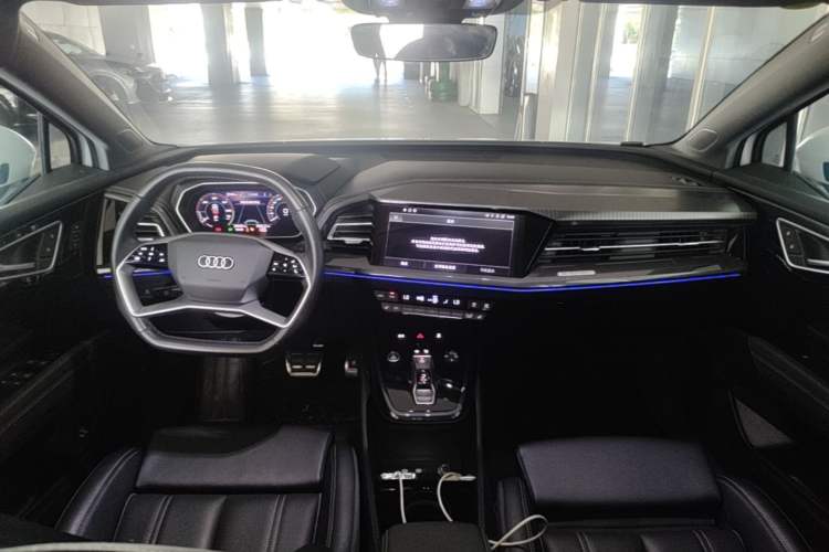 Used Audi Q4 e-tron 2023 40 e-tron Boundary Edition Center Console