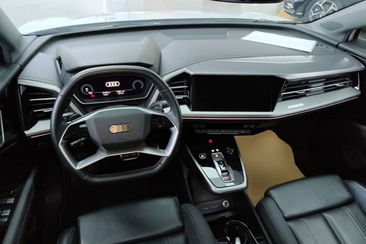 Used Audi Q4 e-tron 2023 40 e-tron Adventure Edition Center Console