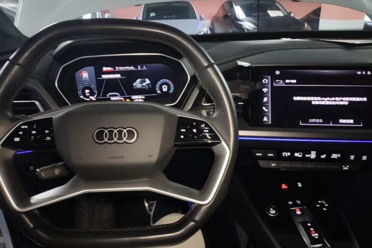 Used Audi Q4 e-tron 2023 40 e-tron Adventure Edition Center Console