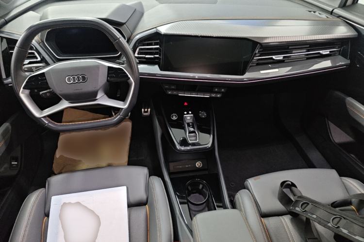 Used Audi Q4 e-tron 2023 40 e-tron Boundary Edition Center Console