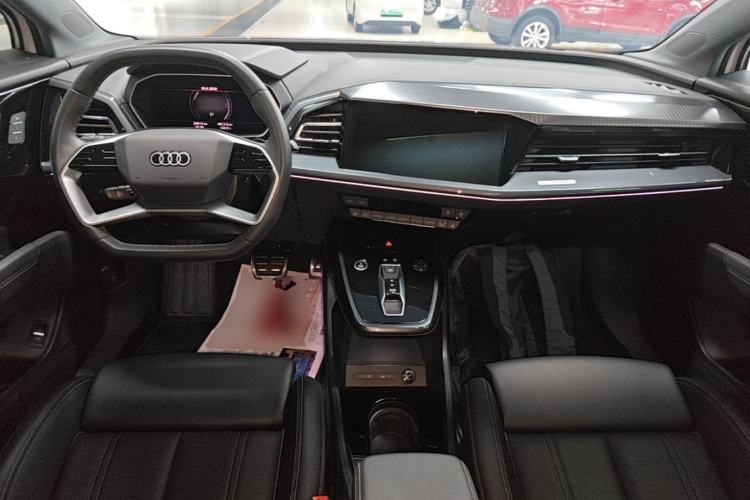 Used Audi Q4 e-tron 2023 40 e-tron Creation Edition Midnight Center Console