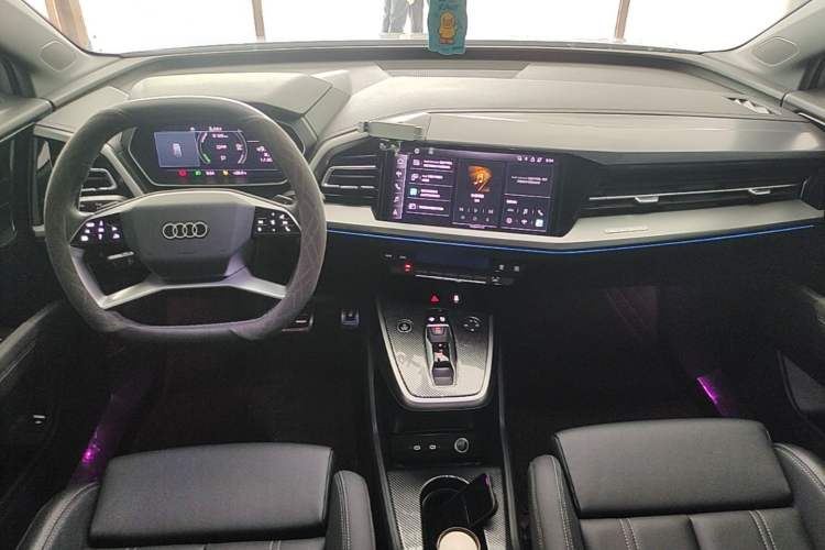 Used Audi Q4 e-tron 2023 40 e-tron Adventure Edition Center Console