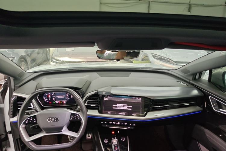 Used Audi Q4 e-tron 2023 40 e-tron Adventure Edition Center Console